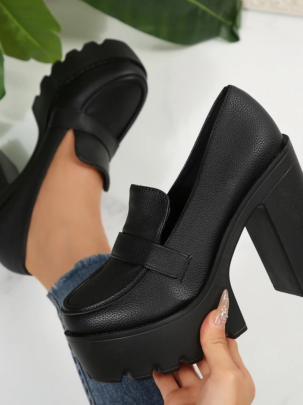 Round Toe Platform Block Heels Pumps