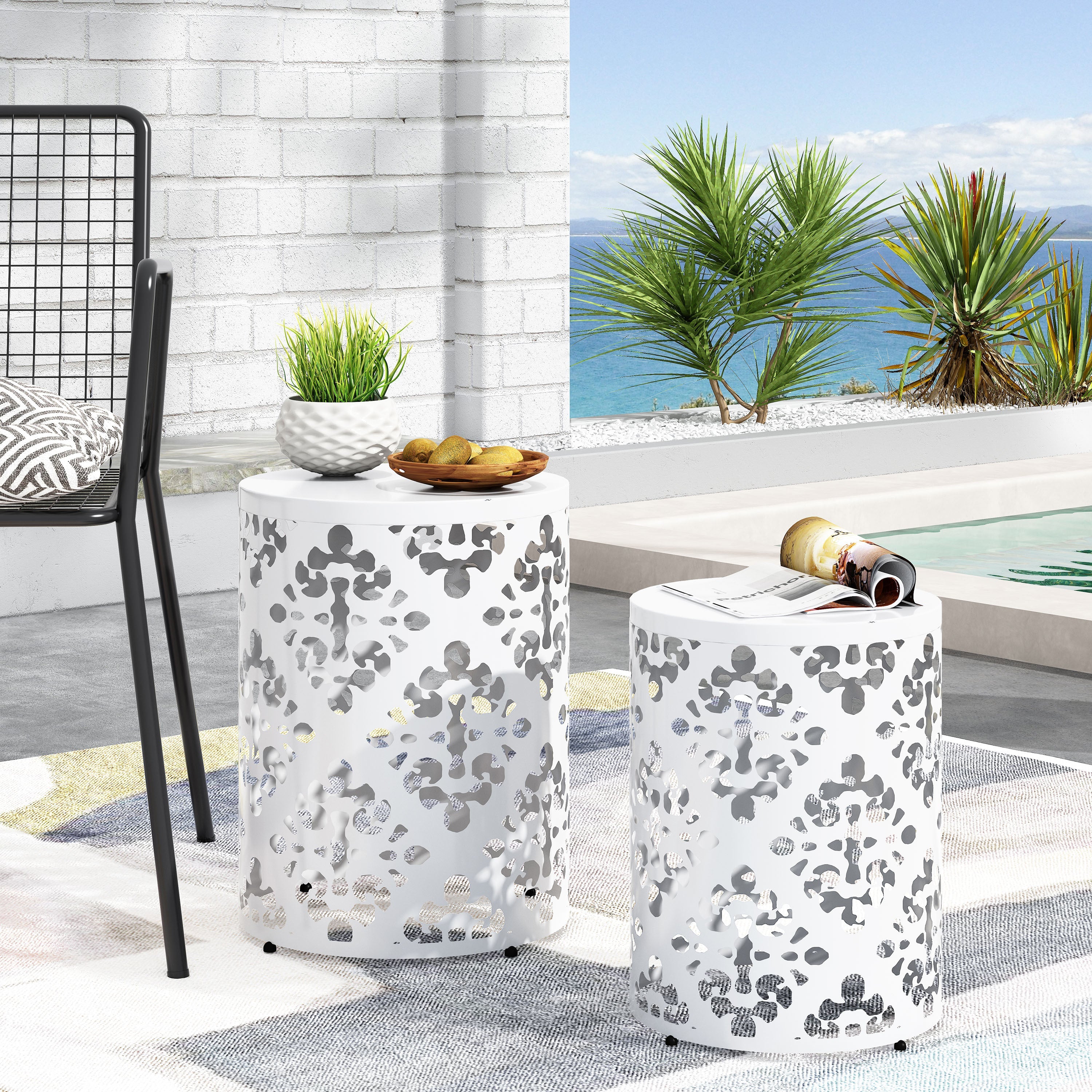 Modern Iron-Cut Design Metal End Table Set of 2 in White