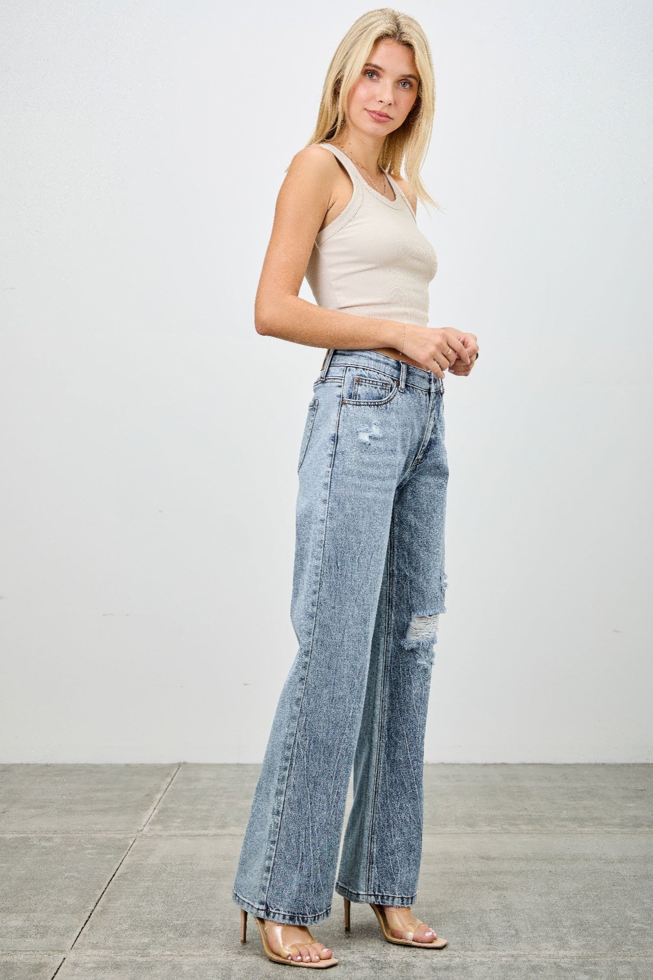 Mid Rise Relaxed Straight With Destroy