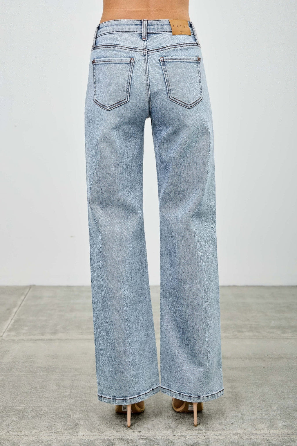 Mid Rise Relaxed Straight With Destroy