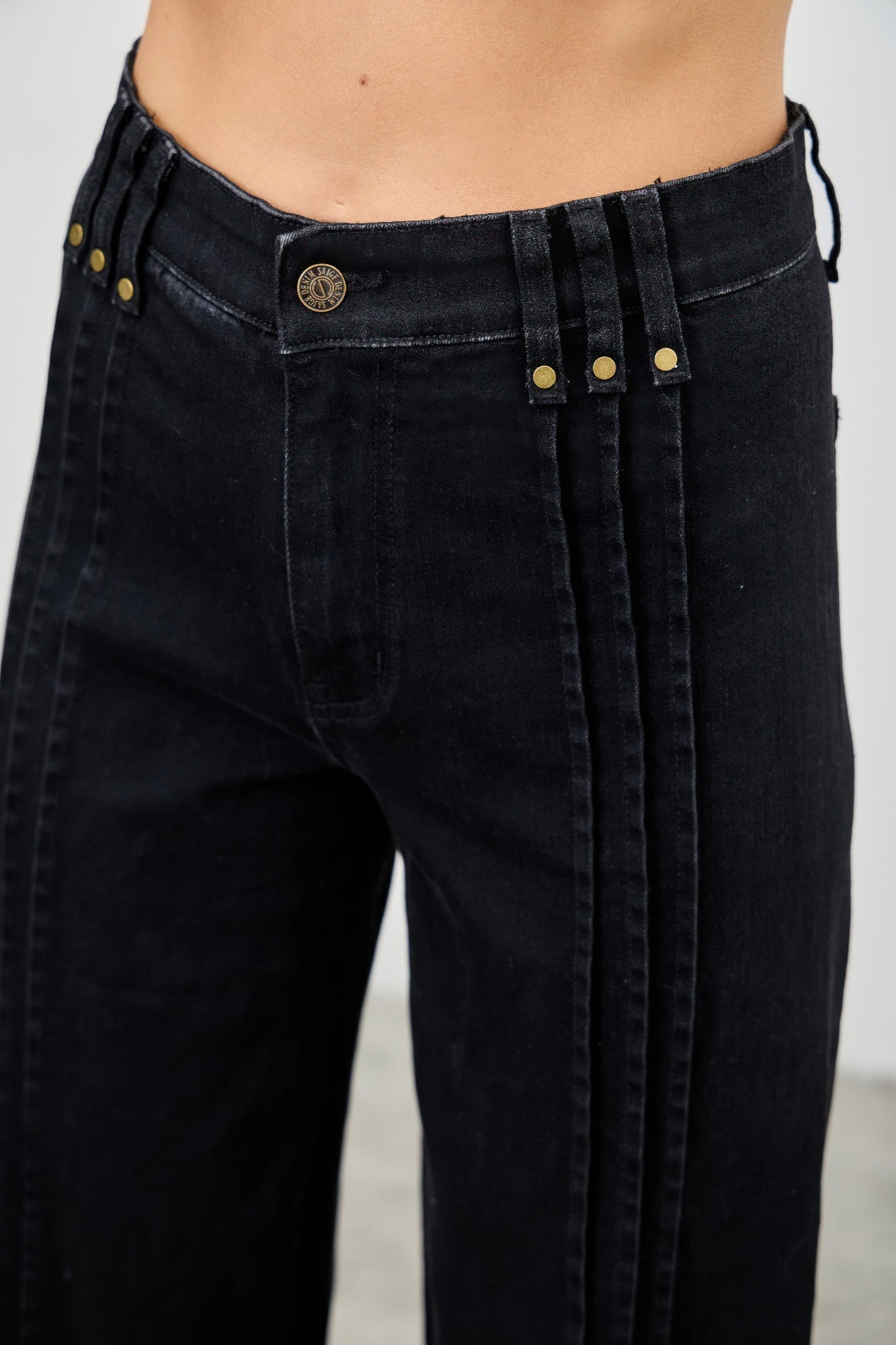 High Rise Straight With Front Lines