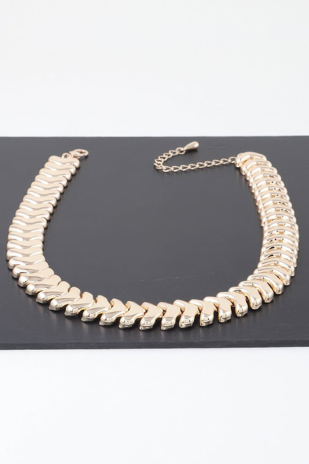 Shiny Arrow Chain Choker Necklace