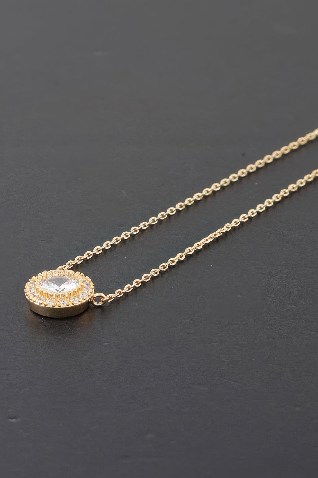 Modern Rhinestone Pendant Necklace