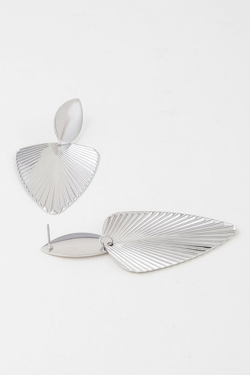Modern Shiny Ribbed Leaf Drop Earrings