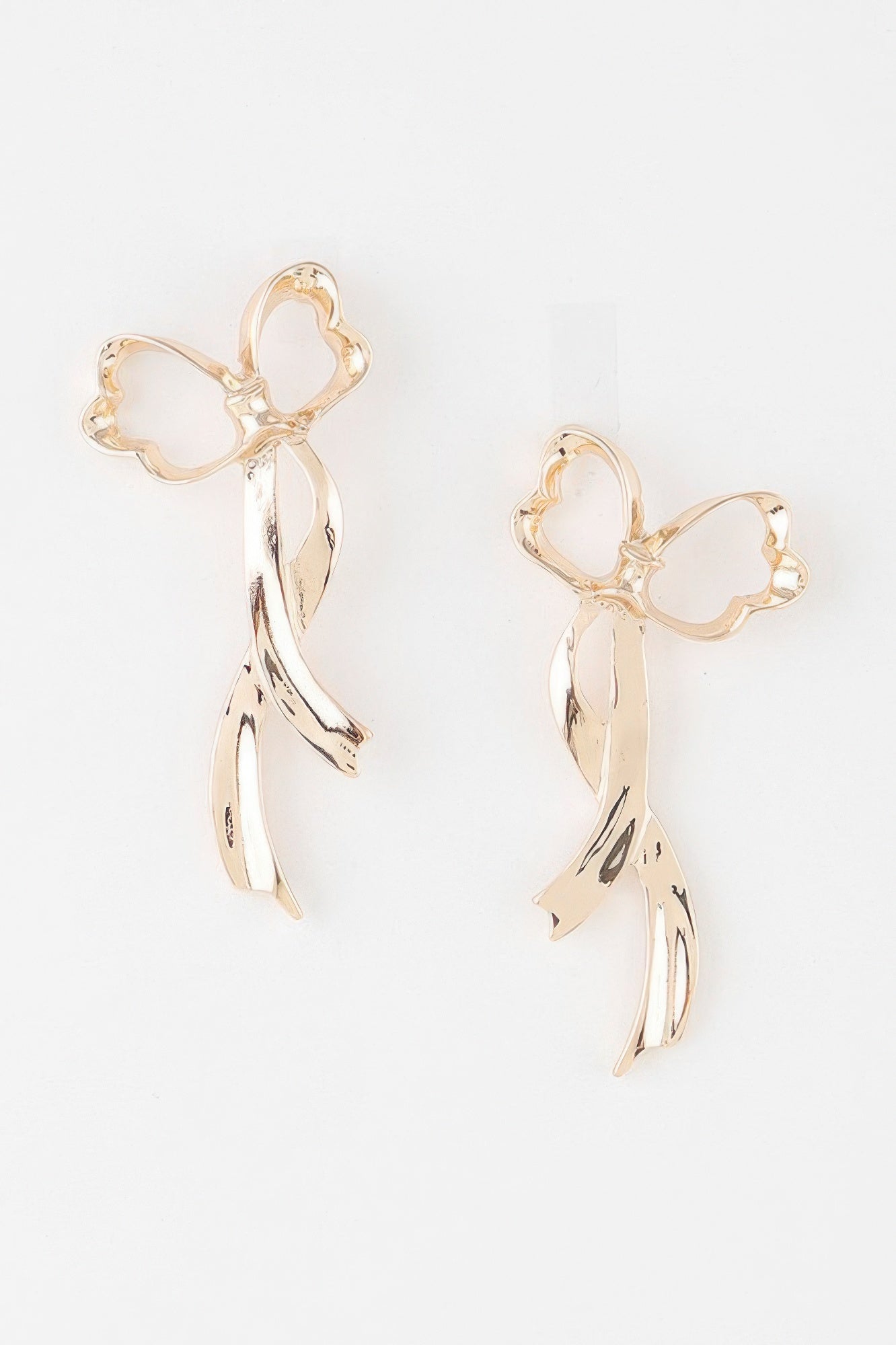 Shiny Cloud Ribbon Earrings