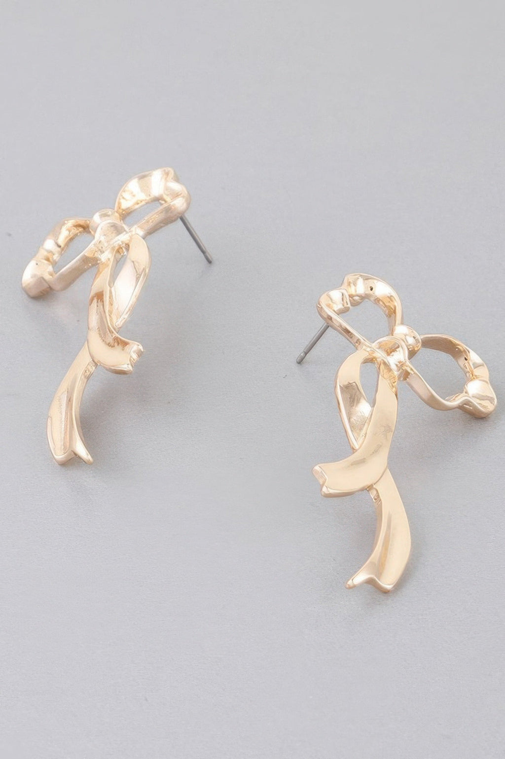 Shiny Cloud Ribbon Earrings