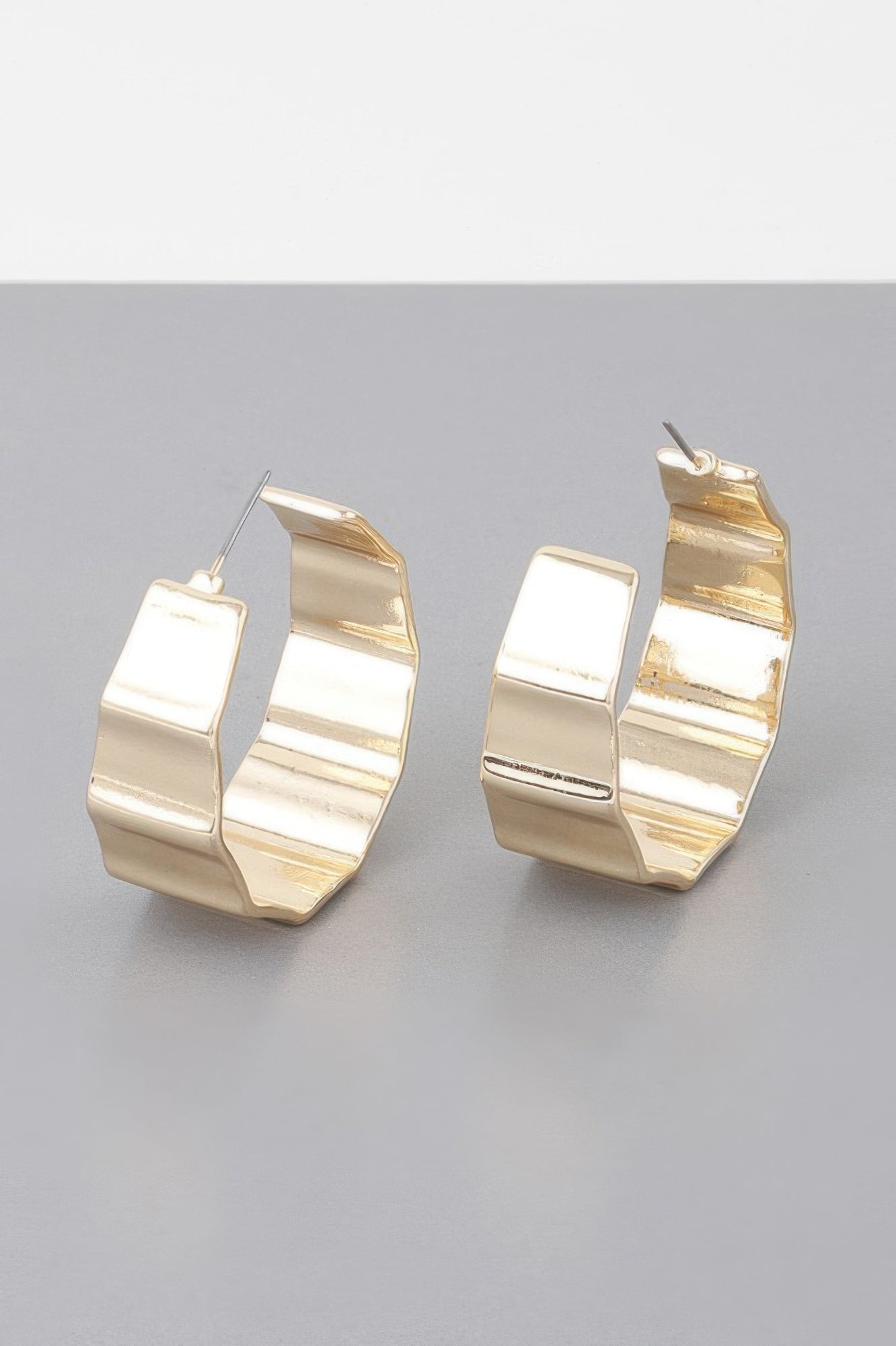 Metal Ribbed Hoop Earrings