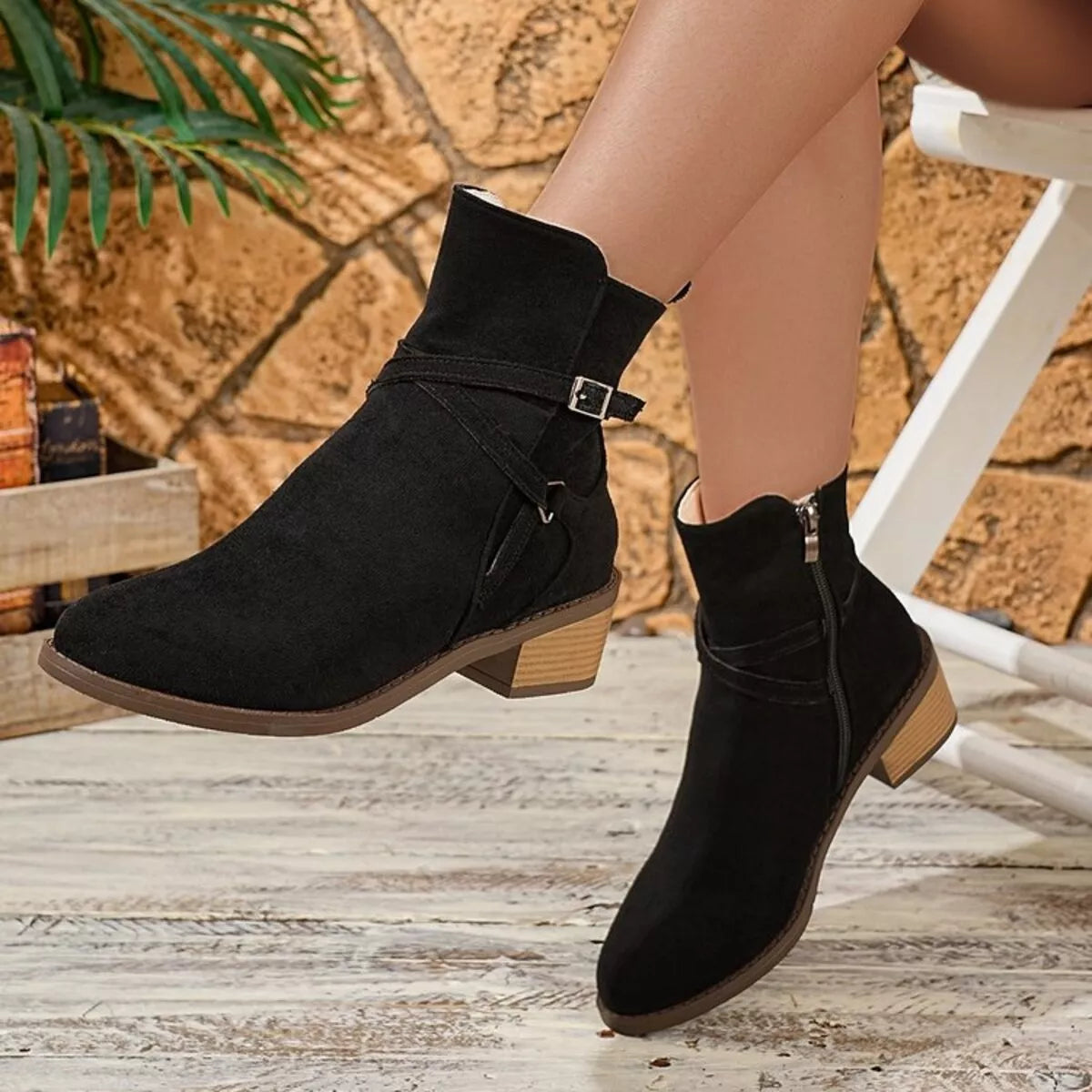 Side Zip Block Heels Boots